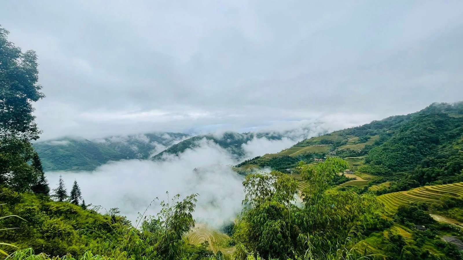 Hanoi Mai Chau Pu Luong E-bike Tour 3 Days